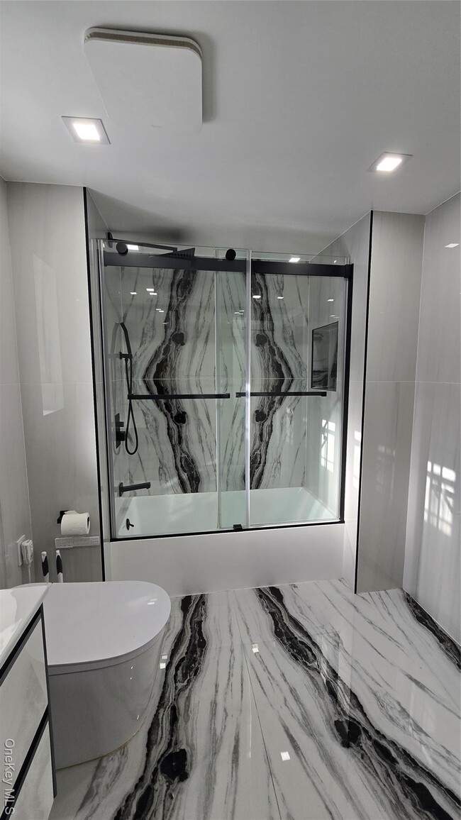 Building Photo - 80-06 209th St