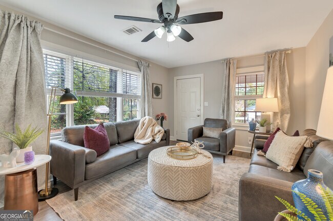 Building Photo - 94 Cochran Rd SE