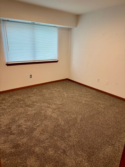 Building Photo - 1155 Maple St