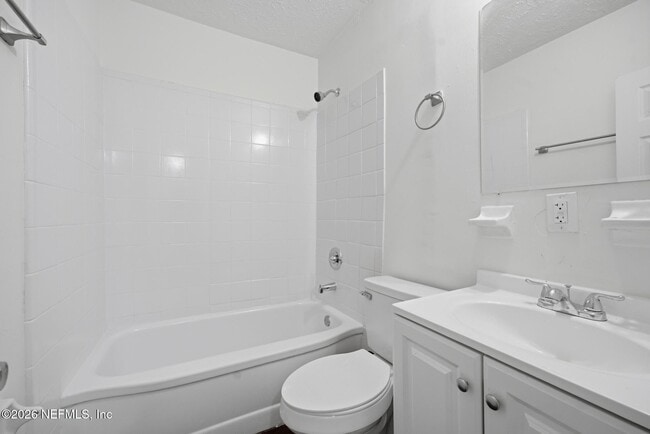 Building Photo - 920 George Cir
