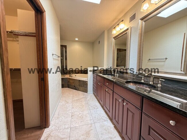Building Photo - Stunning Two Bedroom with Den