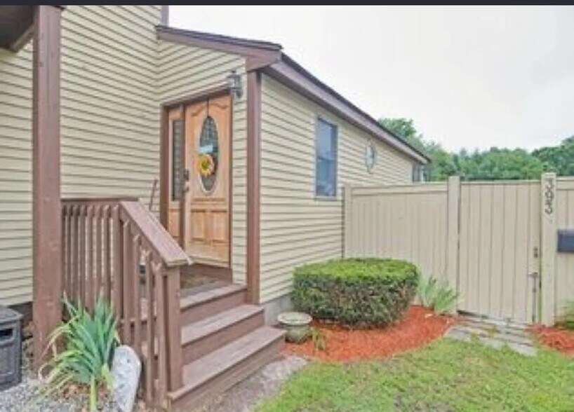 Building Photo - 393 Kelley Blvd