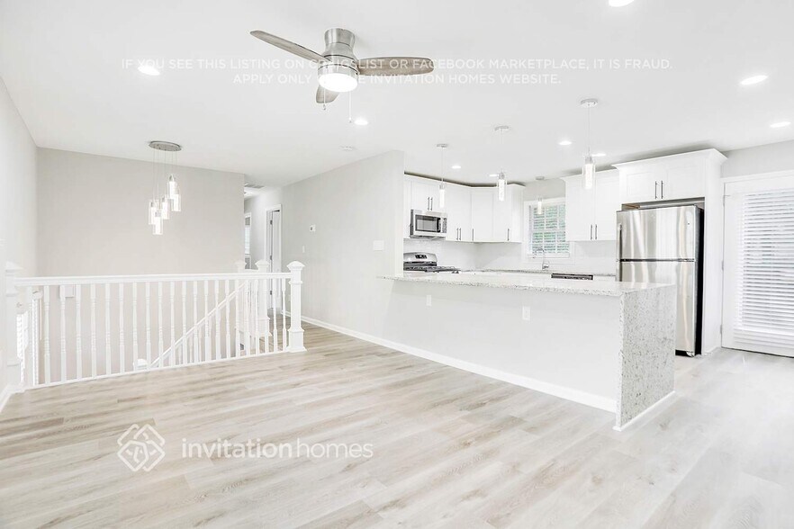 Building Photo - 2675 Jamestown Way