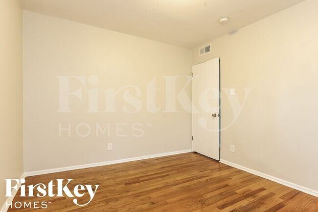 Building Photo - 4561 W 84th Pl