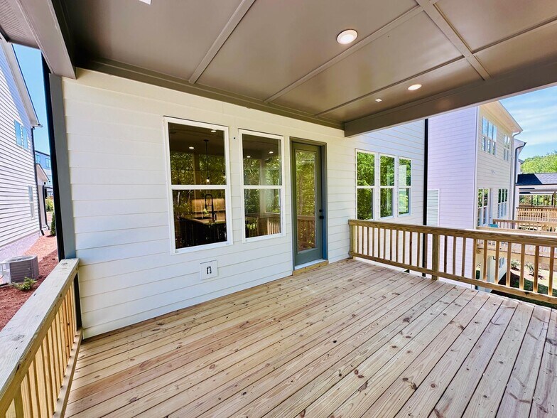 Building Photo - 1225 Westshore Dr