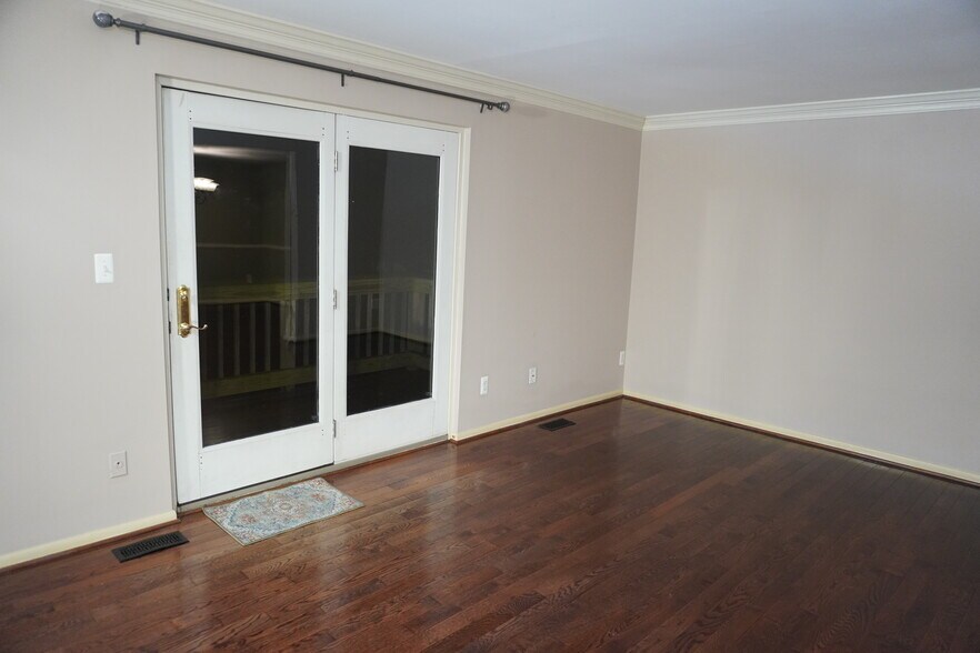 Building Photo - 5 Castlebar Ct