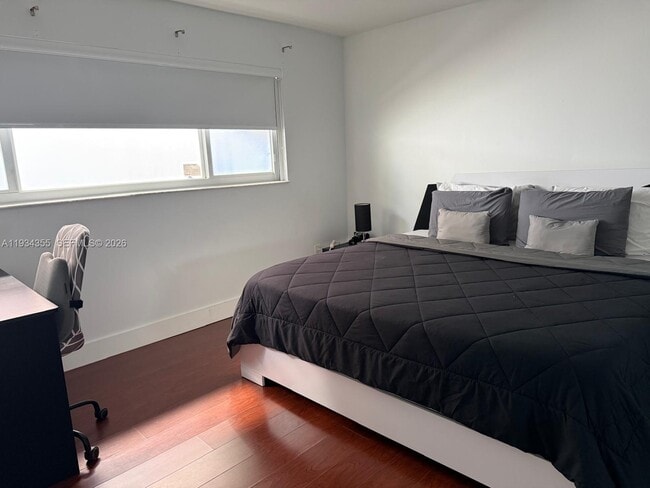 Building Photo - 2430 SW 22nd Terrace