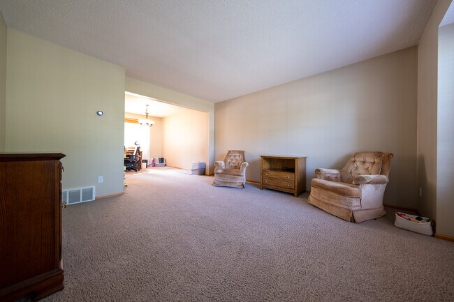 Building Photo - 17473 Hayes Ave