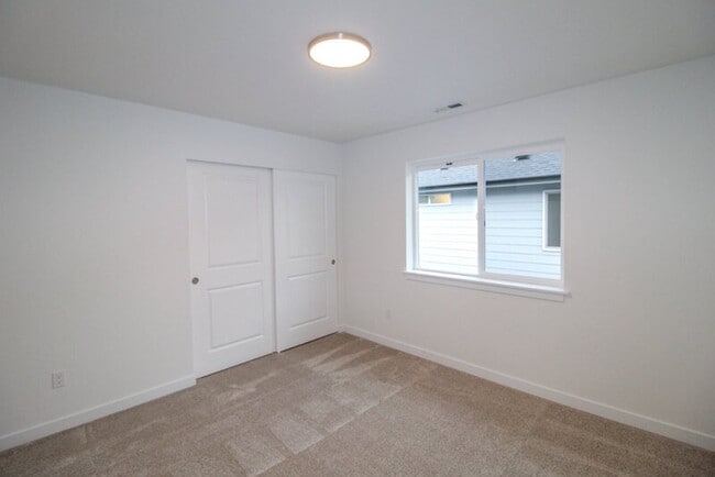 Building Photo - 2566 178th Pl NE