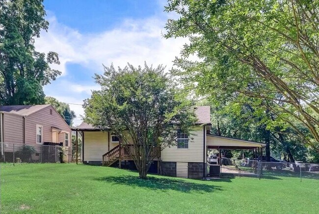Building Photo - 100 Sadler Ct