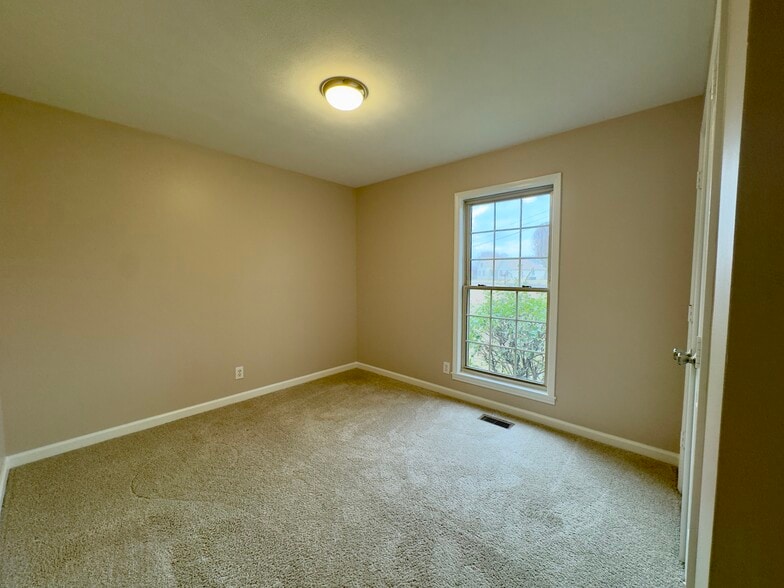 Building Photo - 2013 Smith Cir