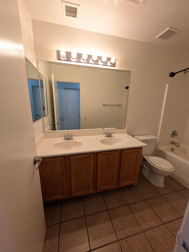 Building Photo - AVAILABLE NOW!!! - Roomy single story 4 bedroom home for rent in Pecan Creek!