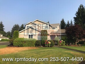 Building Photo - Beautiful 4 Bedroom Home in South Hill!