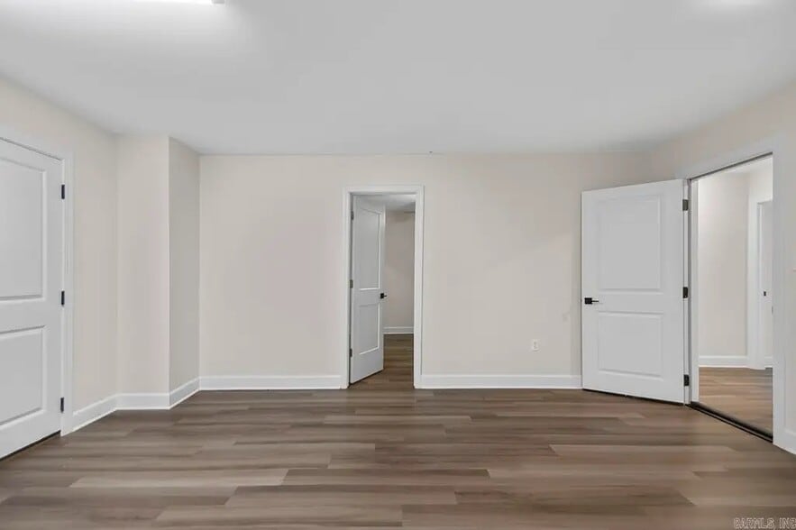 Building Photo - 324 Gardens Ln