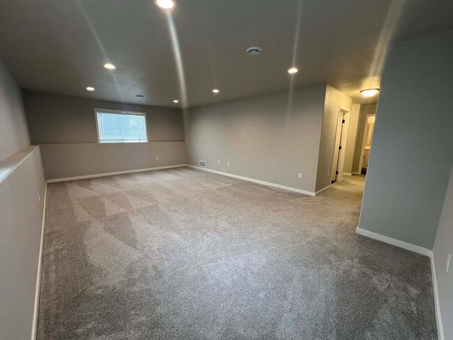 Building Photo - 1311 Marlys Dr W