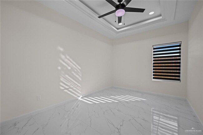 Building Photo - 12 E Viviana St