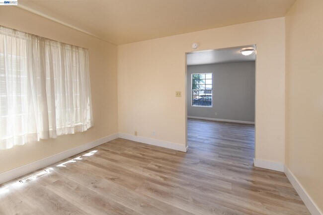 Building Photo - 2716 Adeline St
