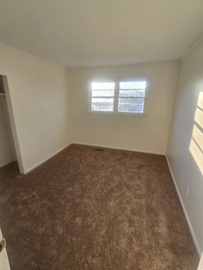 Building Photo - Spacious and affordable