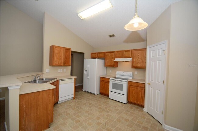 Building Photo - 33 Rosepetal Ln