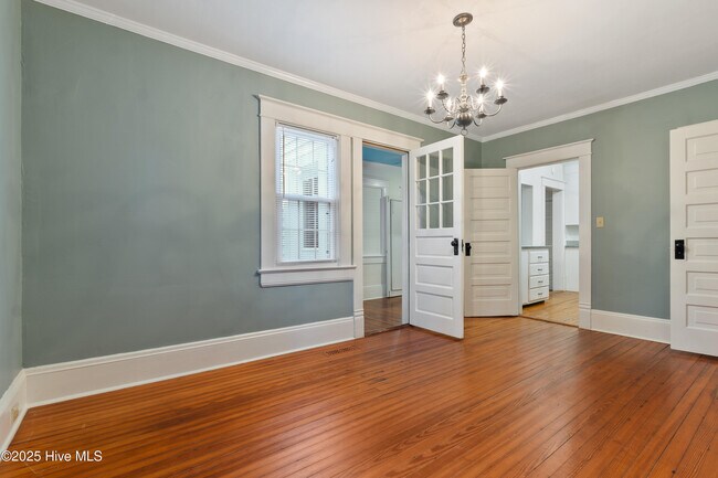 Building Photo - 160 N Rdg St
