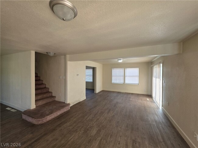 Building Photo - 1590 Mustang Dr