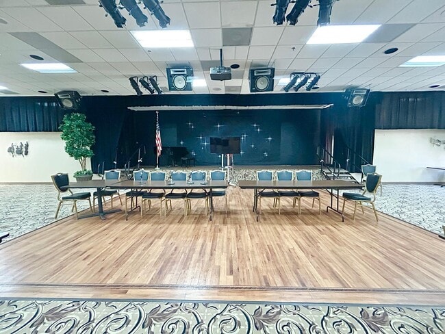 Building Photo - 4725 Lucerne Lakes Blvd E