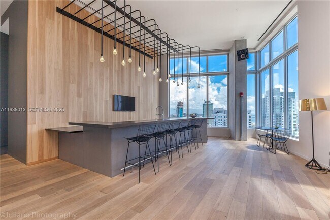 Building Photo - 151 SE 1st St