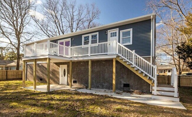 Building Photo - Single Family Home