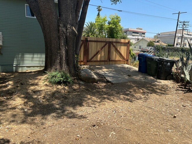 Building Photo - Newly renovated 2 bedroom 2 bathroom in a great location