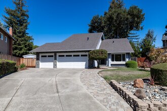 Building Photo - 16770 Wild Oak Ct