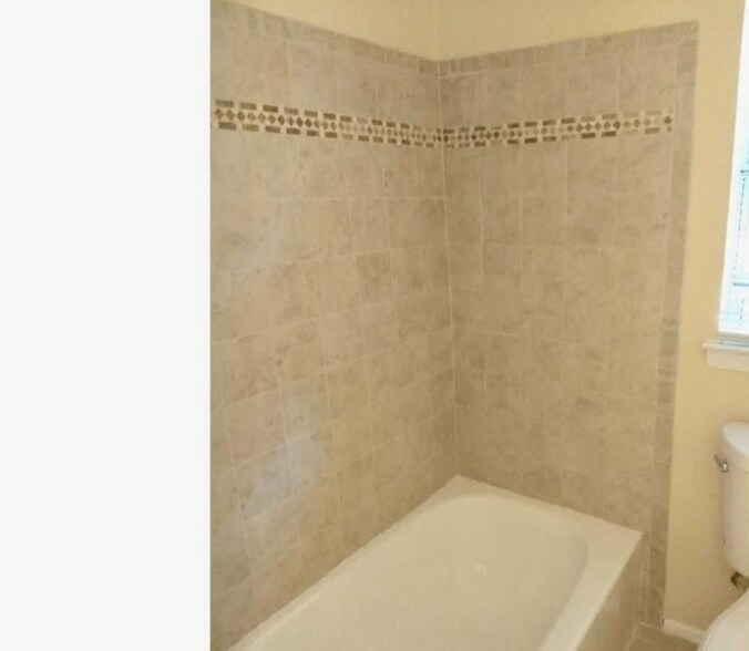 Building Photo - 743 Jackson St