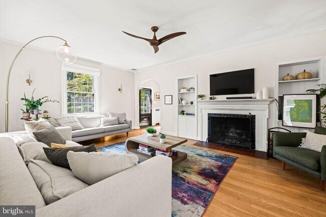 Building Photo - 1623 Jonquil St NW