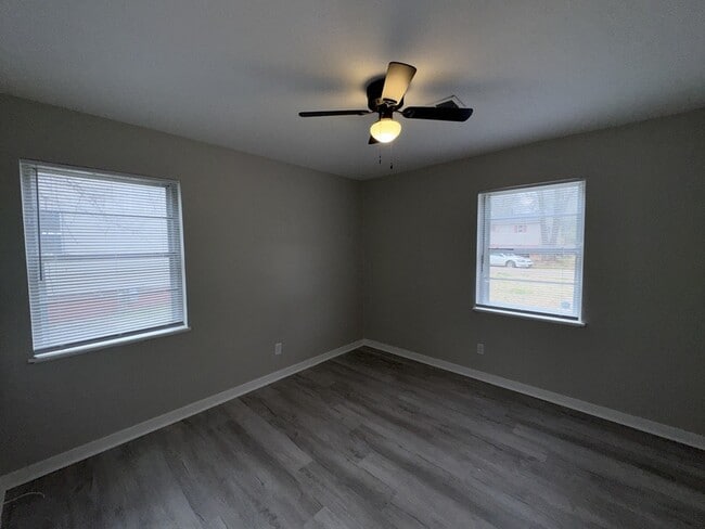 Building Photo - 1126 Barbara Ann Dr