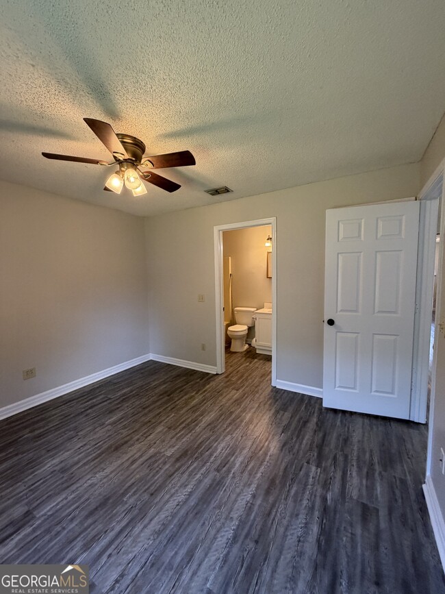 Building Photo - 411 Baltic Ct