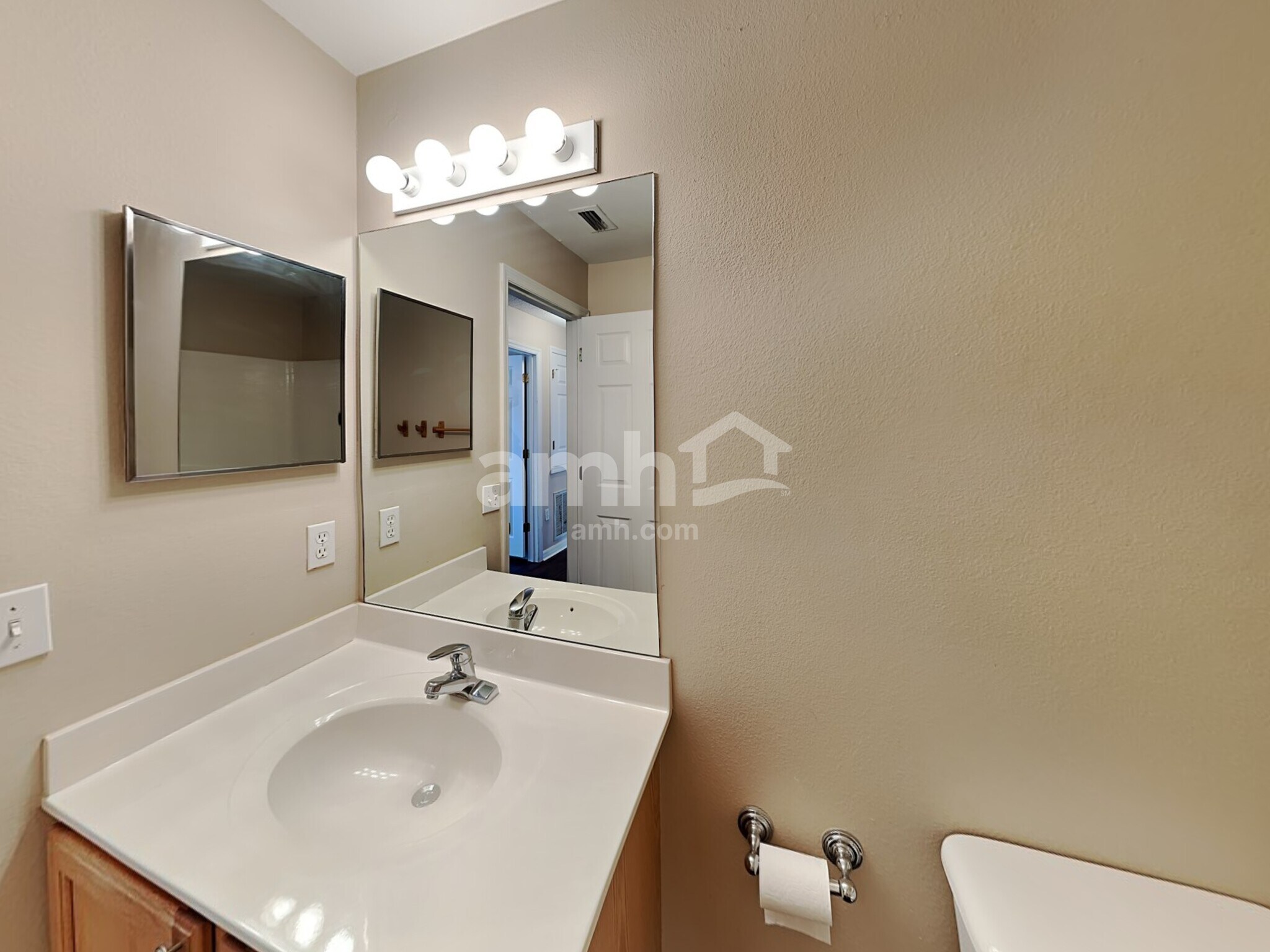 Building Photo - 10114 Maronda Dr