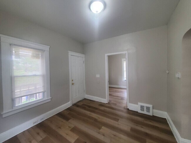 Building Photo - 3586 W 69th St