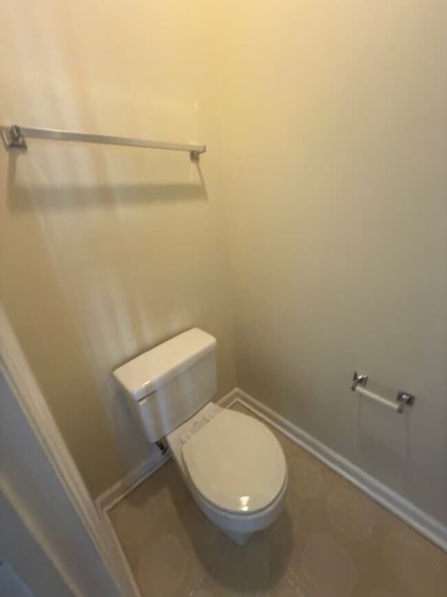 Building Photo - Two bedroom, 1.5 townhouse in Graham (Park Place Apts)