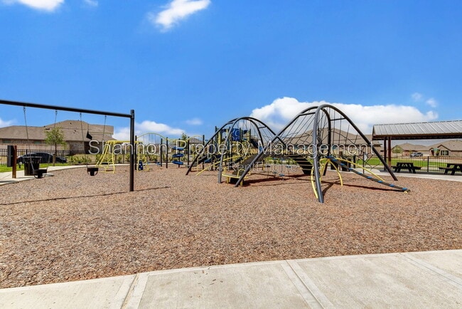 Building Photo - 7418 Clover Chase Dr