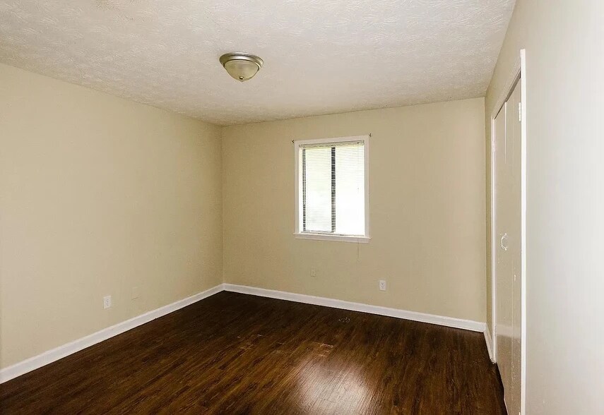 Building Photo - 131 Langford Ct