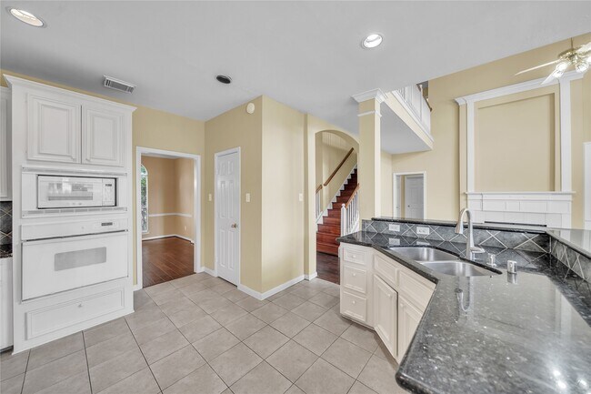 Building Photo - 6415 Coley Park