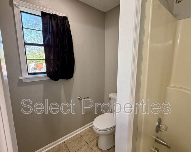Building Photo - 2516 Glenn Pl