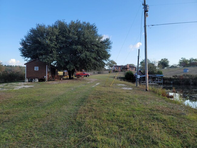 Building Photo - 719 Redds Branch Rd