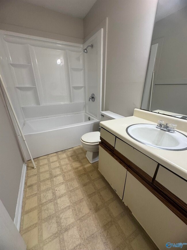 Building Photo - 2703 Lantern Walk SE