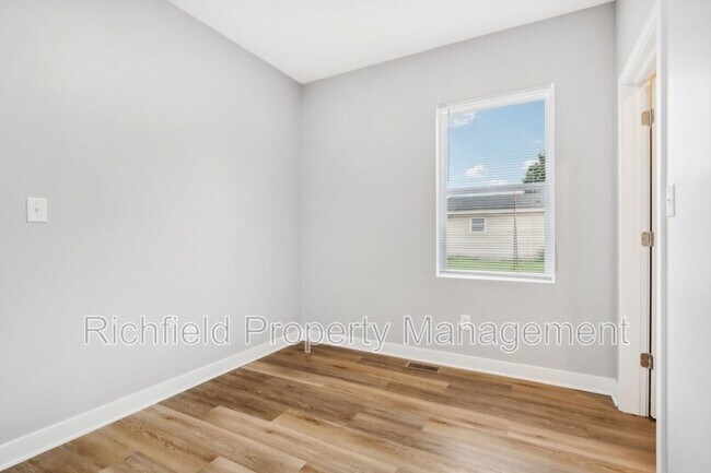 Building Photo - 2034-B E Maryland St