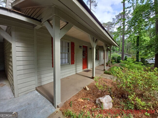 Building Photo - 3937 Woodland Cir SE