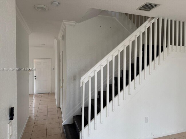 Building Photo - 650 NW 170th Terrace