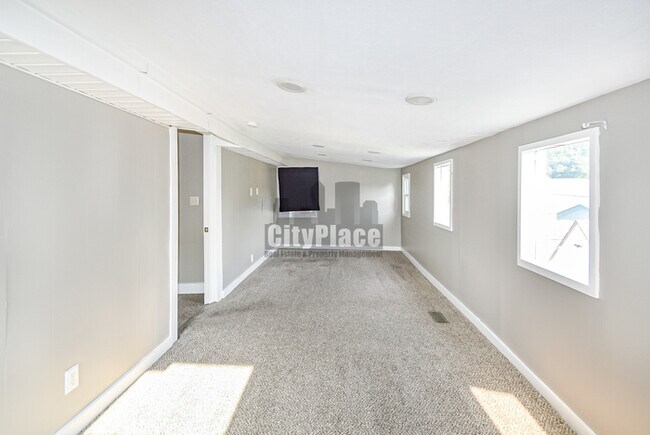 Building Photo - 1548 Lexington Ave