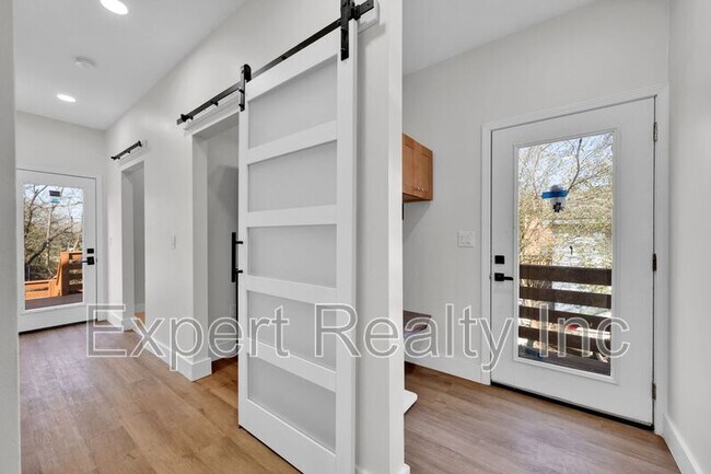 Building Photo - 1720 34th Pl N