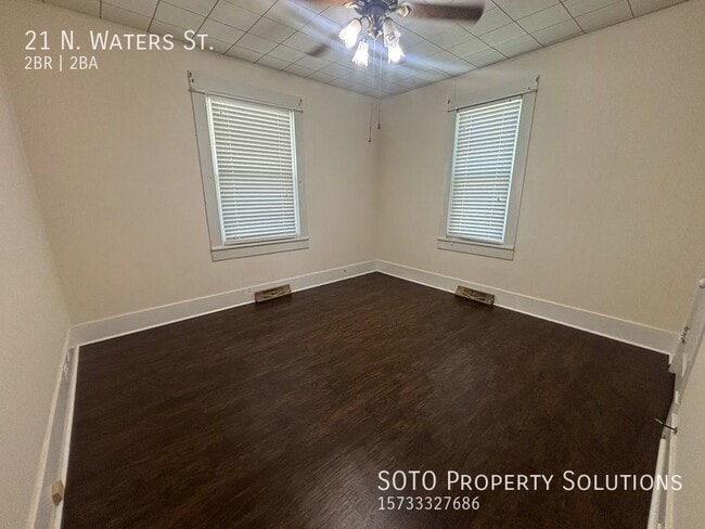 Building Photo - 2BD/2BA House w/ New flooring, Fresh Paint...