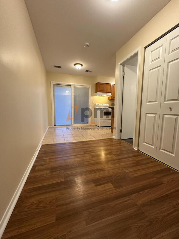 Building Photo - 2217 Yorktowne Dr